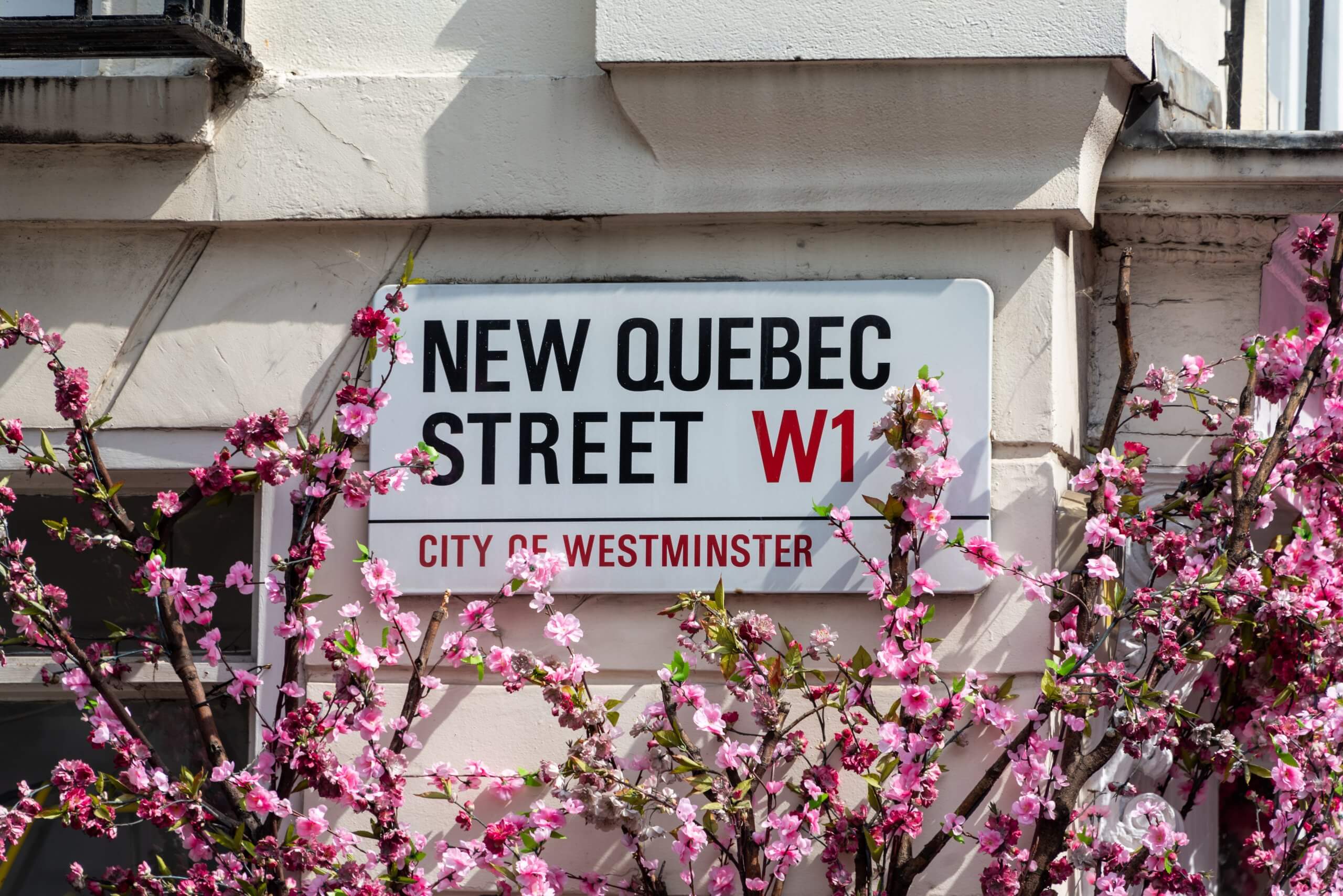 New Quebec Street Sign